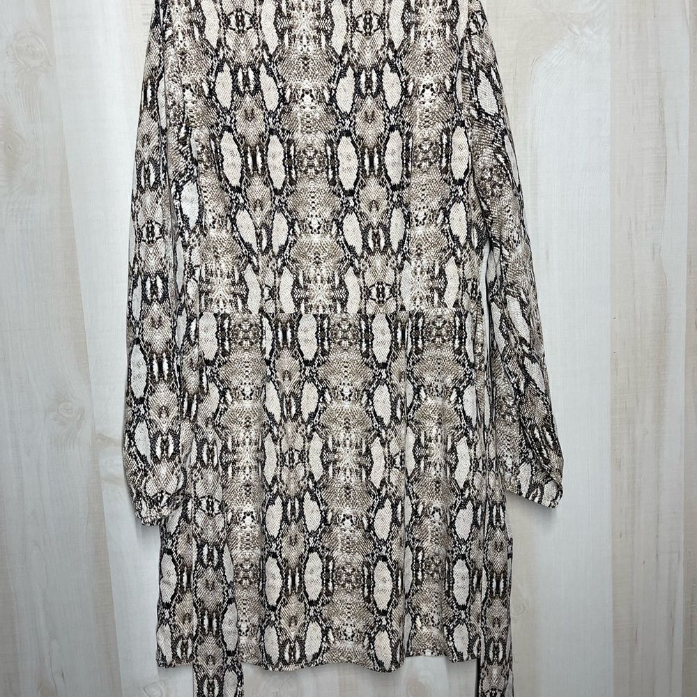 Sage the label snake skin print mini v-neck dress, size medium - Picture 13 of 13